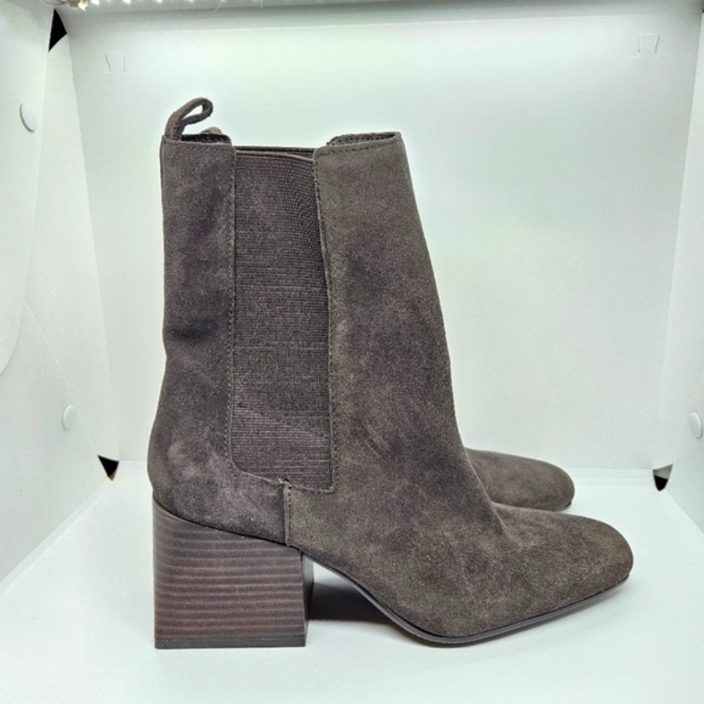 Blondo Selena brown suede waterproof square heel chelsea boots 7M